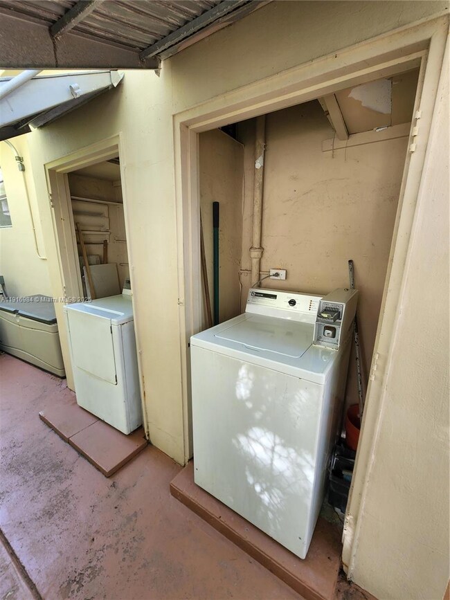 7710 Carlyle Ave unit 4, Miami Beach, FL 33141 - photo 5