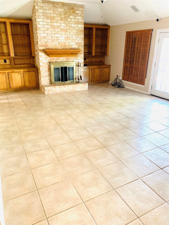 9003 Parkhill Forest Dr, Houston, TX 77088 - photo 2