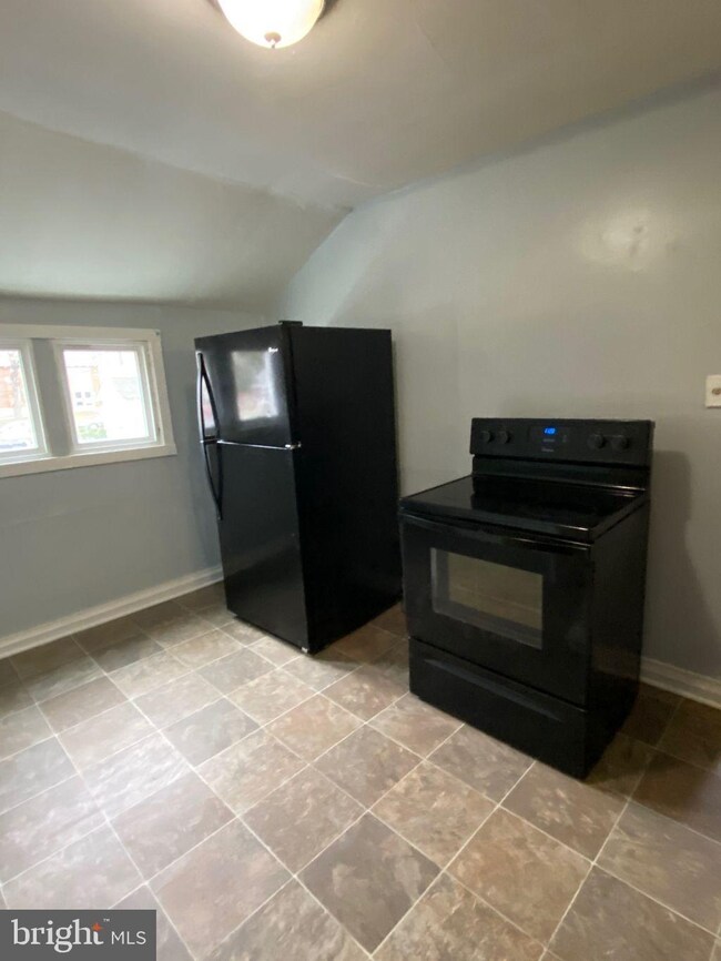 202 S Samuel St unit 101, Charles Town, WV 25414 - photo 4