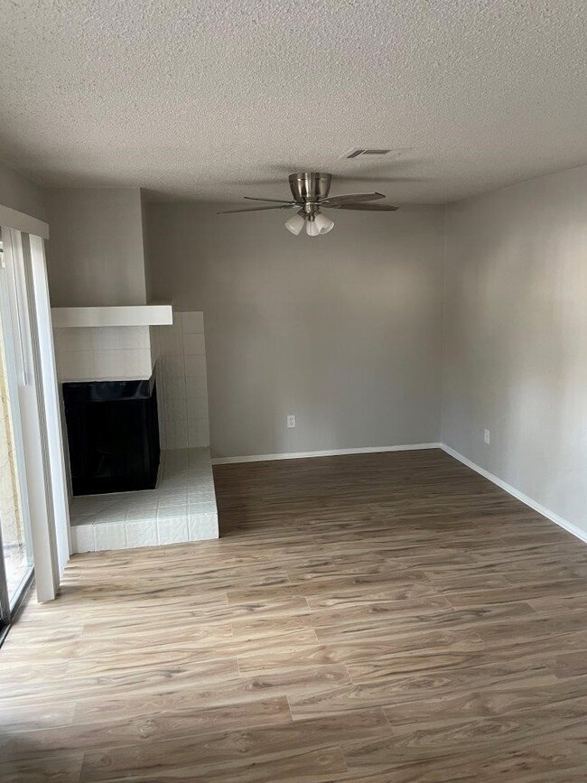 3608 Ocee St, Houston, TX 77063 - photo 4