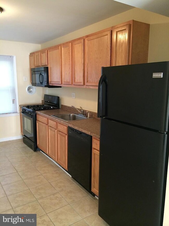 8581 Pioneer Dr, Severn, MD 21144 - photo 2