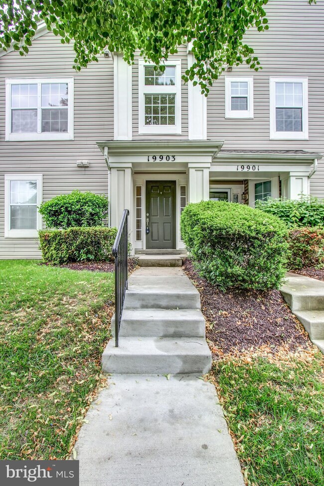 19903 Gateshead Cir, Germantown, MD 20876 - photo 3