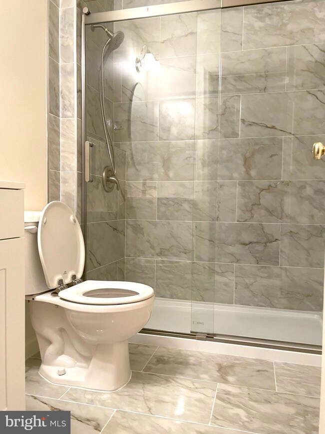 2540 Banshire Dr, Herndon, VA 20171 - photo 7