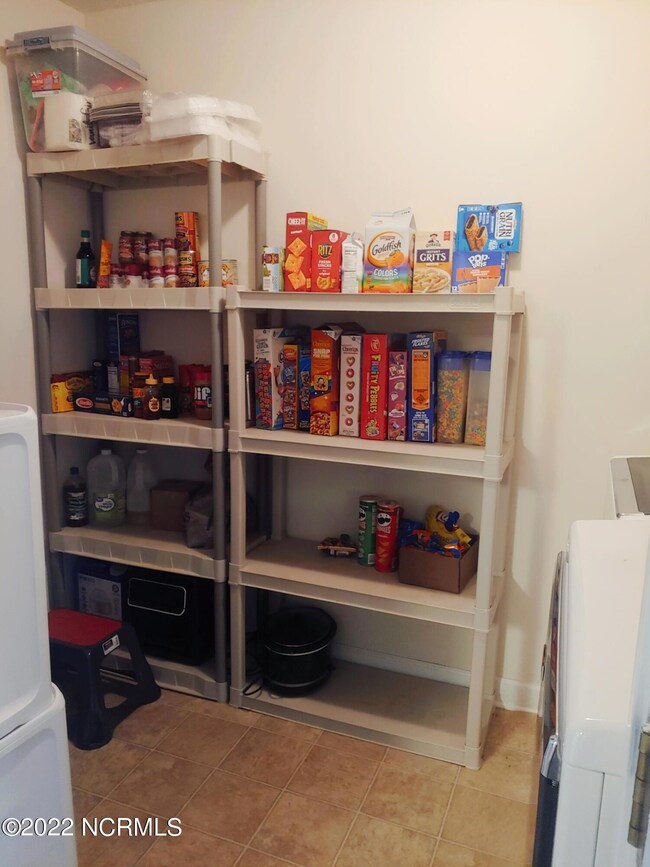 6 - Pantry & Laundry Room