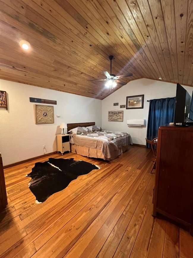 961 Buttercup Ln unit 1, Wimberley, TX 78676 - photo 4