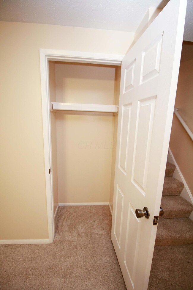 3048 Musket Ridge Dr, Columbus, OH 43223 - photo 7