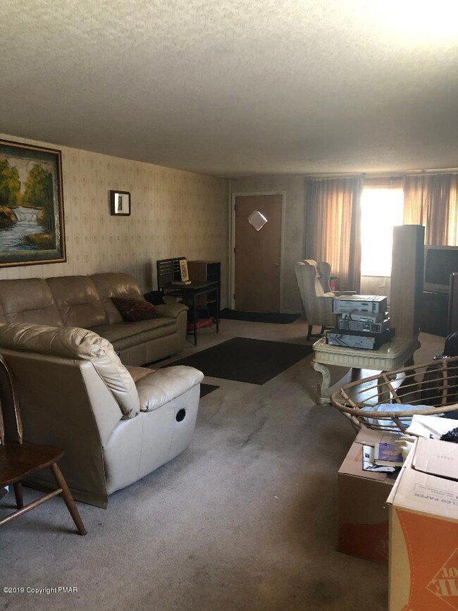 189 S Maple Ave, Kingston, PA 18704 - photo 2