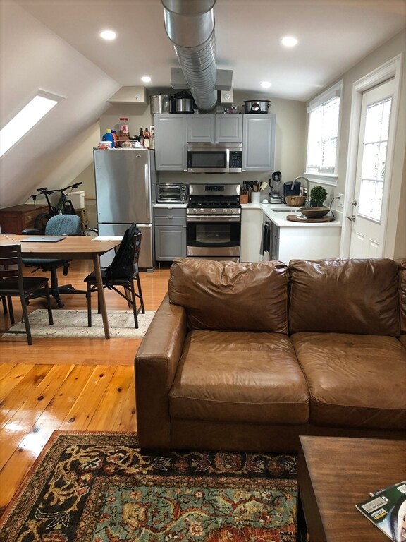 182 Pleasant St unit 3, Marblehead, MA 01945 - photo 6