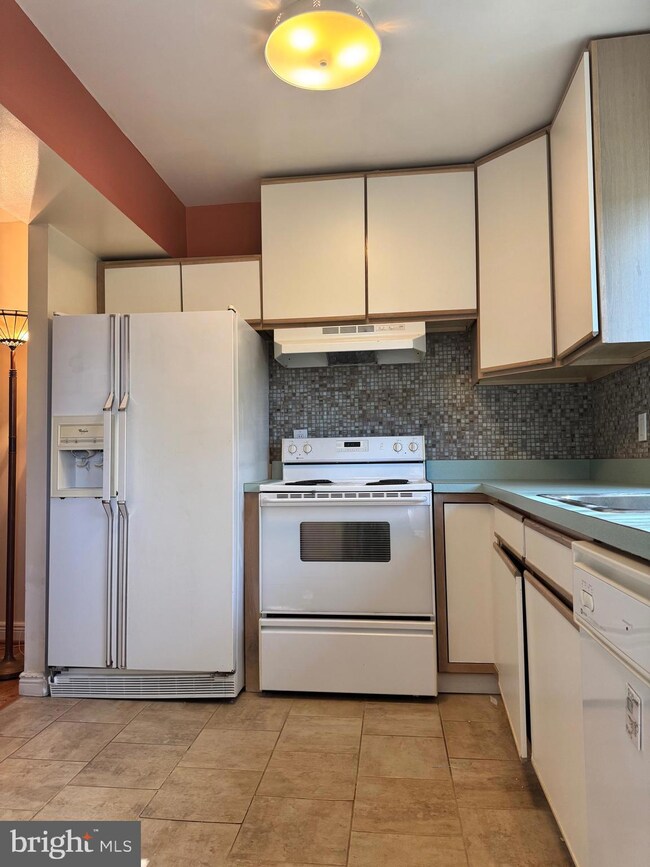 15609 Dorset Rd unit 301, Laurel, MD 20707 - photo 5