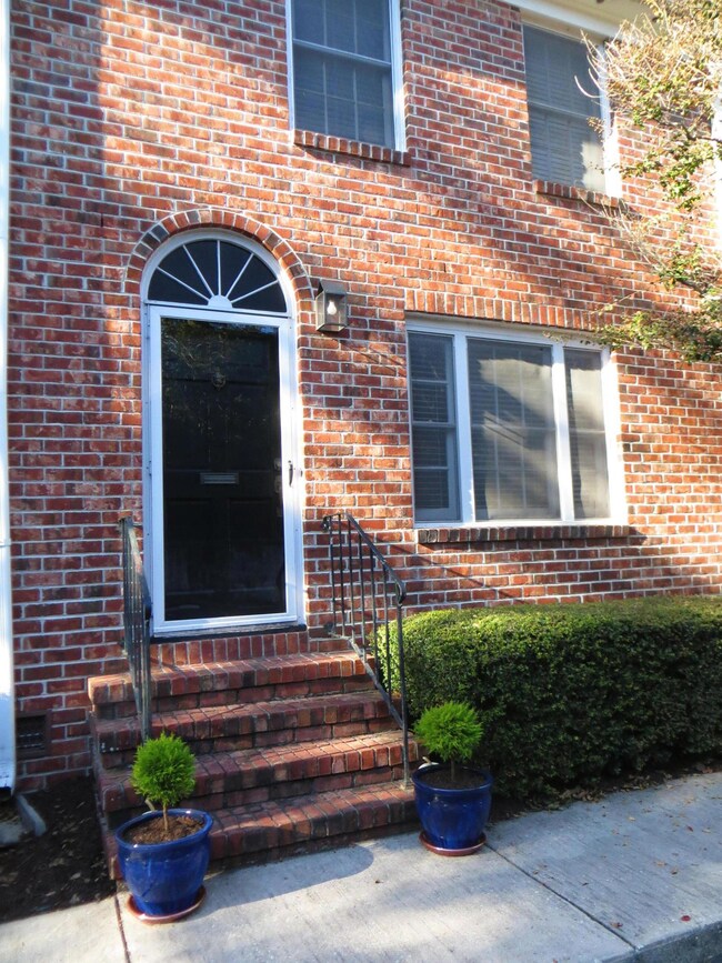 12 George Street B4