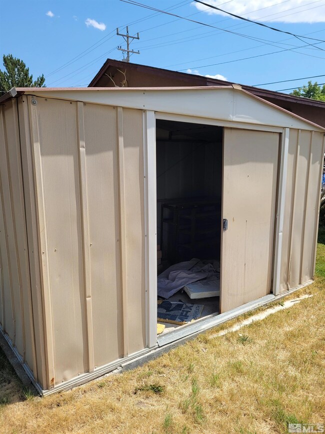 1710 Mizpah St, Winnemucca, NV 89445 - photo 4