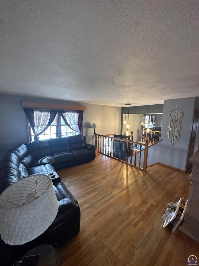 4217 SW 33rd Terrace, Topeka, KS 66614 - photo 4