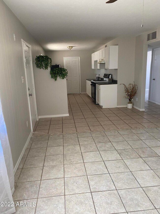 3736 W Thomas p1