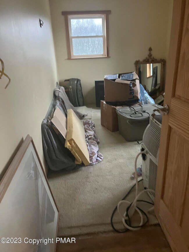 140 Russell Dr, Saylorsburg, PA 18353 - photo 7