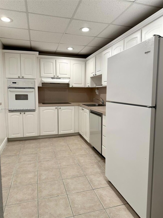 Oceanview Condominium unit 1510, Sunny Isles Beach, FL 33160 - photo 3