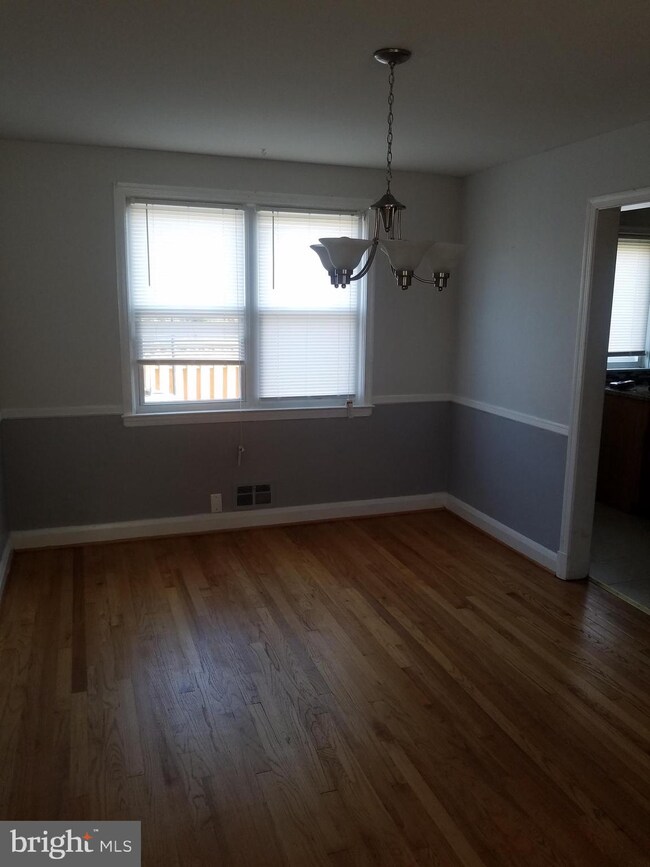 1226 Halstead Rd, Parkville, MD 21234 - photo 4