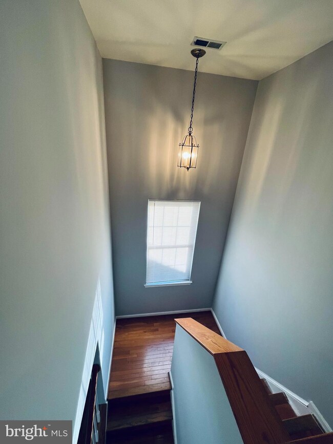 19715 Maycrest Way, Germantown, MD 20876 - photo 3