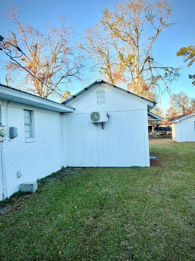 57 Hester St, Hazlehurst, GA 31539 - photo 6