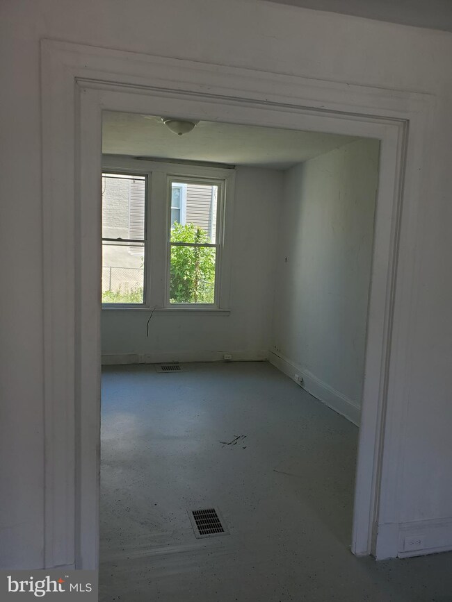 702 Mccabe Ave, Baltimore, MD 21212 - photo 6
