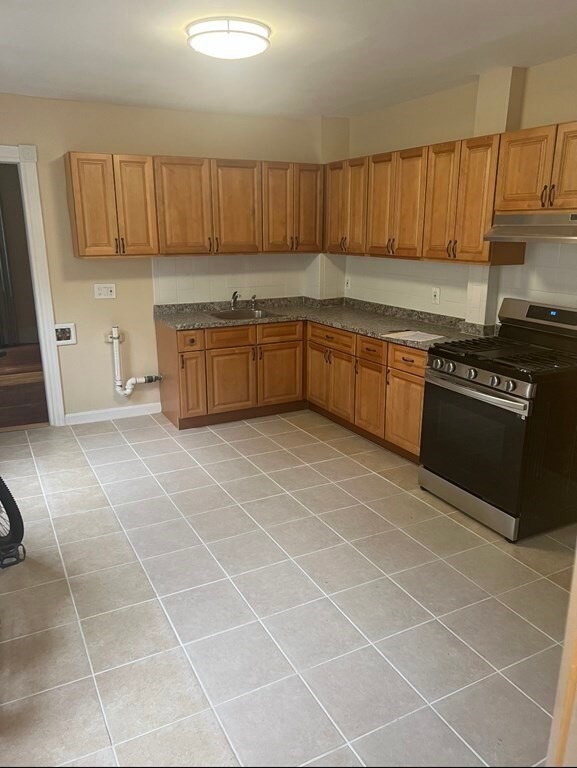 10 Mulvey St, Mattapan, MA 02126 - photo 2