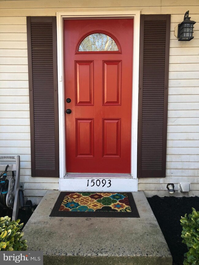 15093 Mill Spring Dr, Dumfries, VA 22025 - photo 2