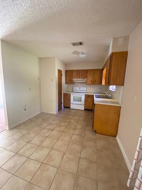 Dining to Kitchen 2