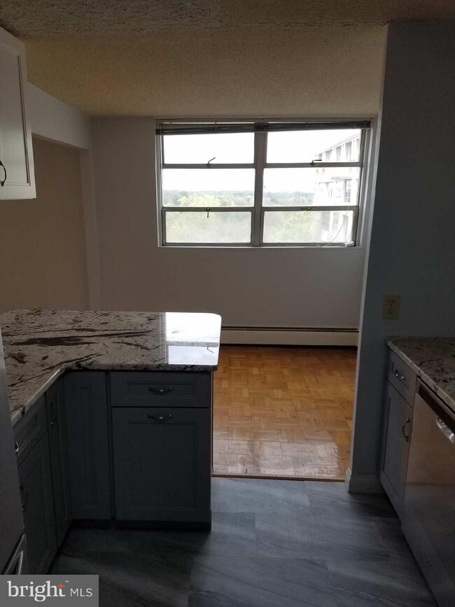 Radnor House unit 903, Bryn Mawr, PA 19010 - photo 6