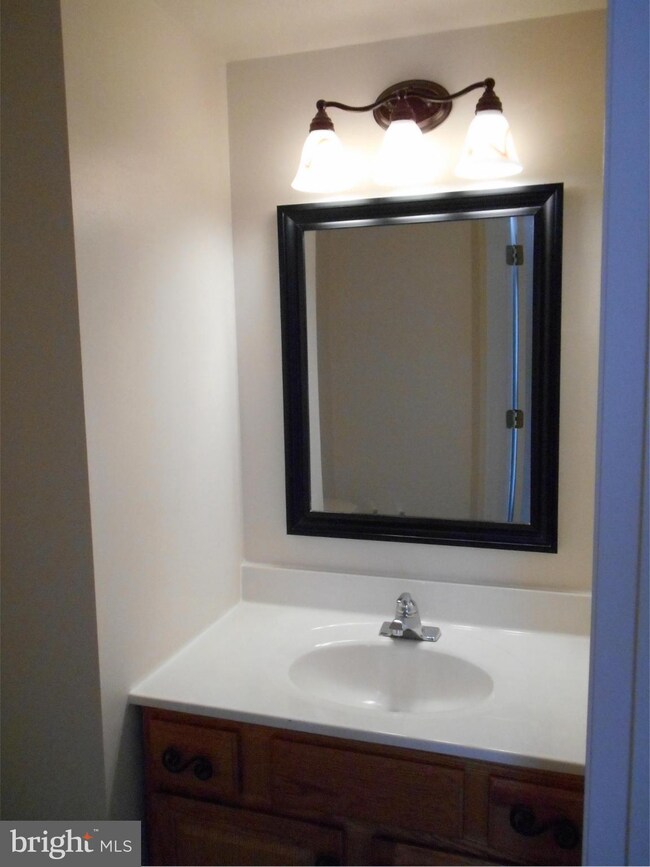 6328 Jacobs Ct, Sykesville, MD 21784 - photo 3