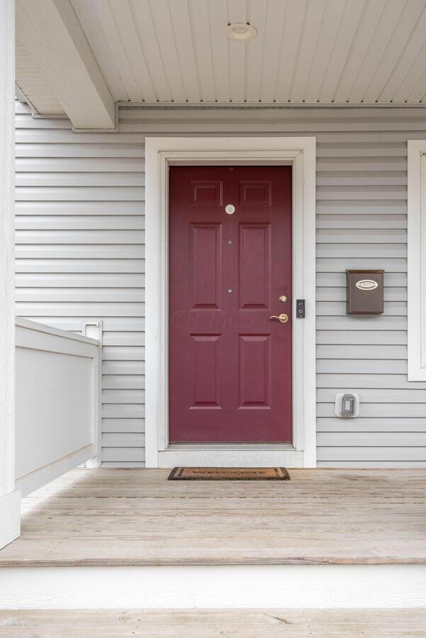 912 Carpenter St Front Door