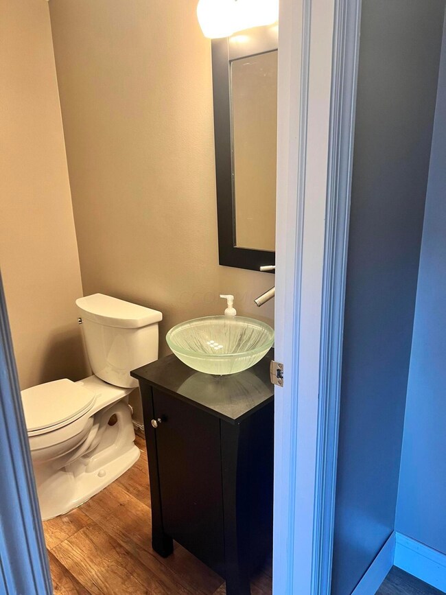 599 Dlyn St unit 5, Columbus, OH 43228 - photo 7