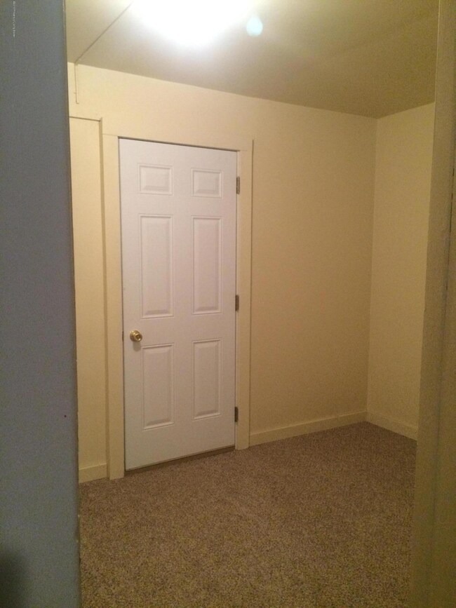 Front Mudroom/Entry