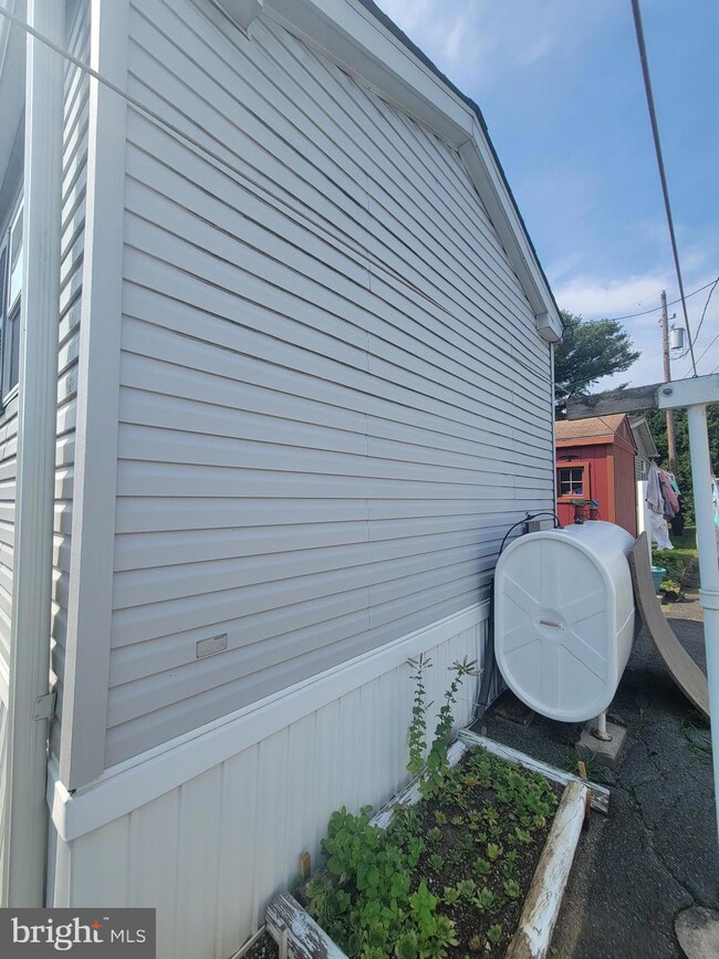 998 S Krocks Rd, Allentown, PA 18106 - photo 3