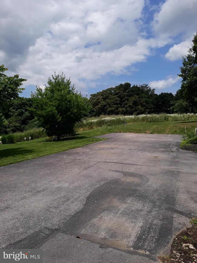 1577 Brechbill Rd, Chambersburg, PA 17202 - photo 3