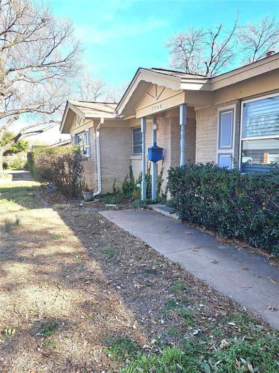 7908 Standley St, North Richland Hills, TX 76180 - photo 2