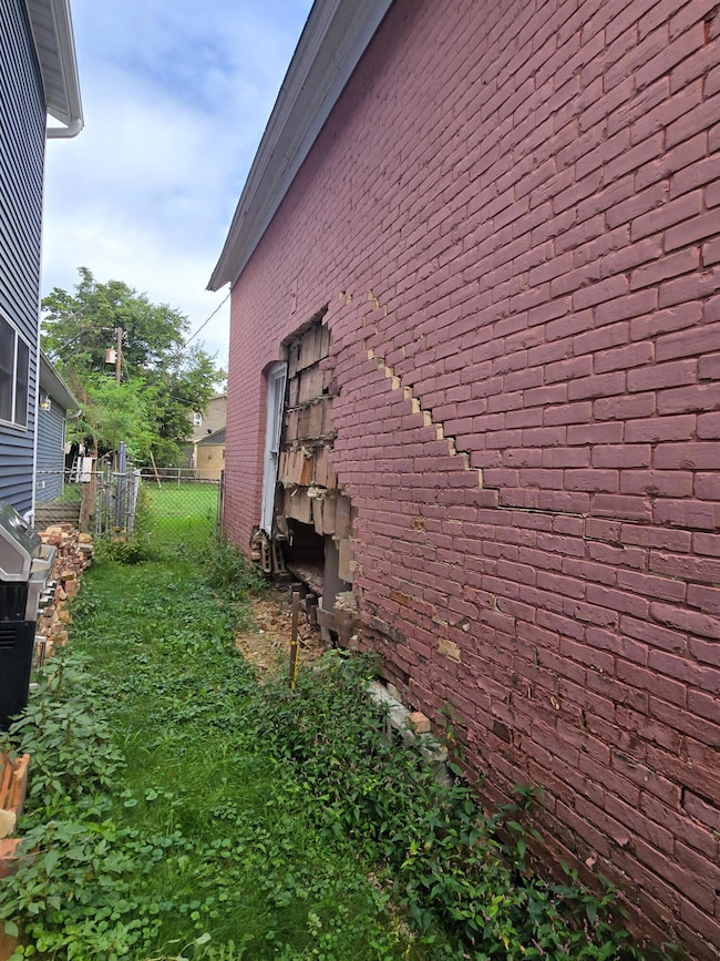 1026 Lillian St, Hobart, IN 46342 - photo 4