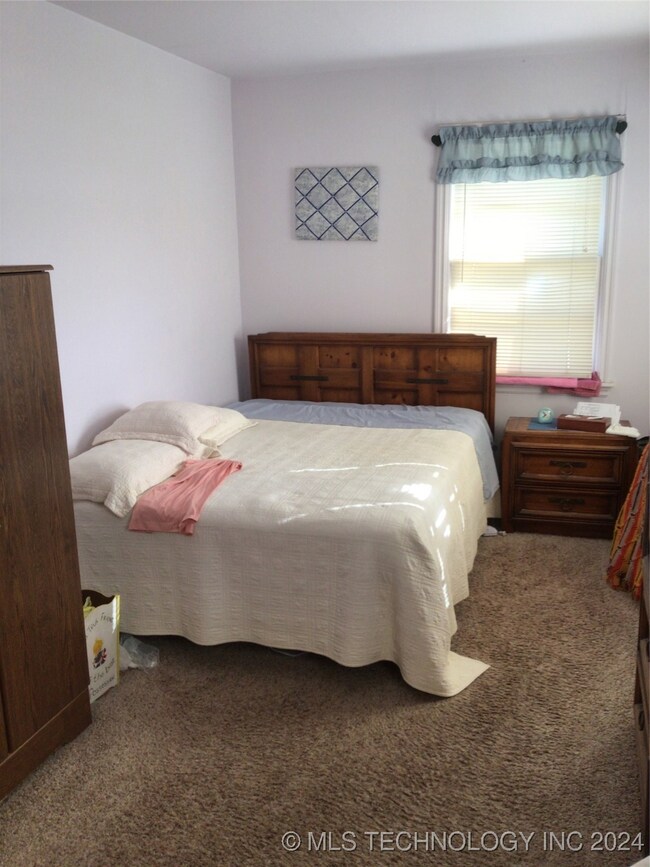 125 NE 5th St, Pryor, OK 74361 - photo 5