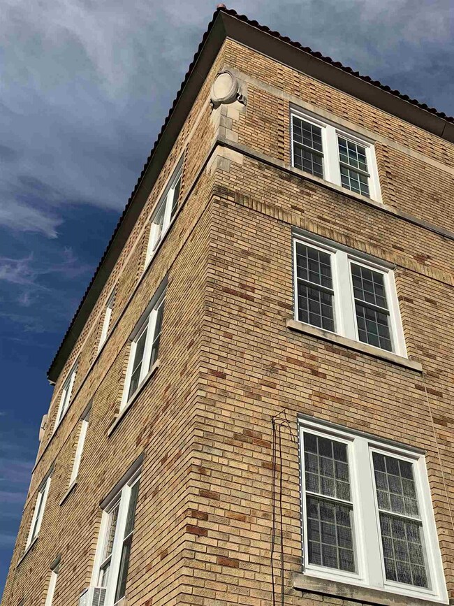 229 W Jackson Blvd, Elkhart, IN 46516 - photo 7