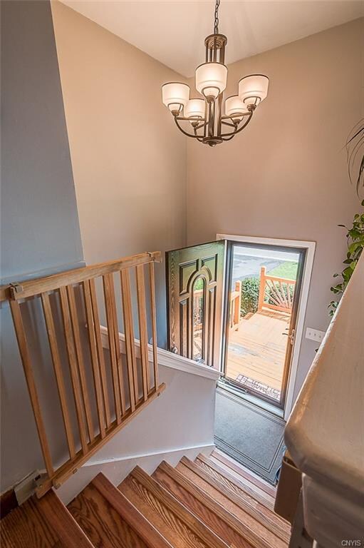 Nicely lighted entry way with beautiful laminated 