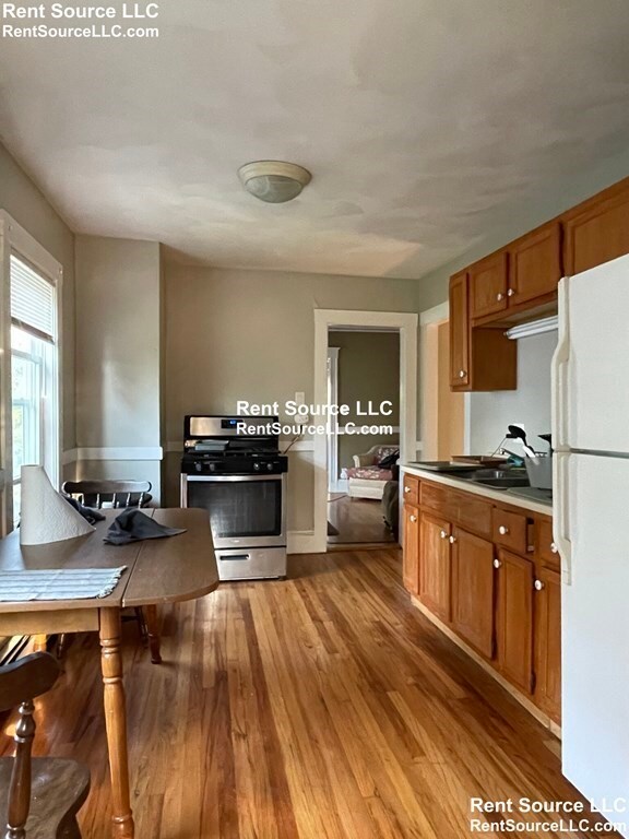 18 Cherry St unit 3R, Somerville, MA 02144 - photo 7