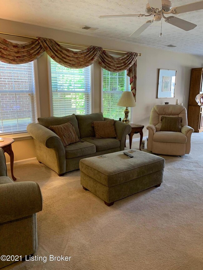 8338 Grand Trevi Dr, Louisville, KY 40228 - photo 2