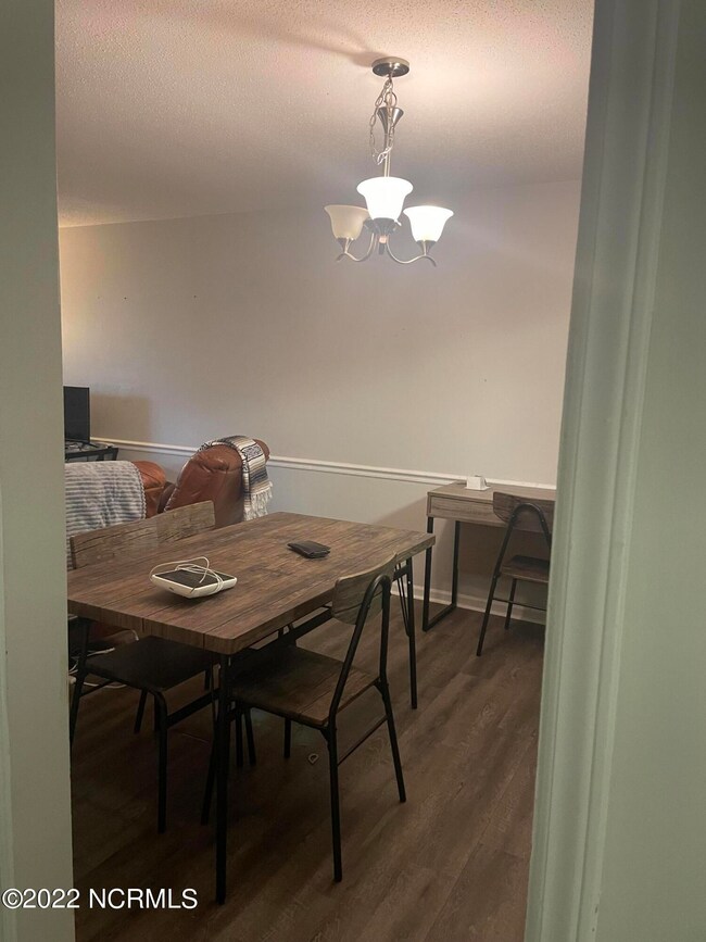 1306 Kevin Ct, Jacksonville, NC 28546 - photo 4