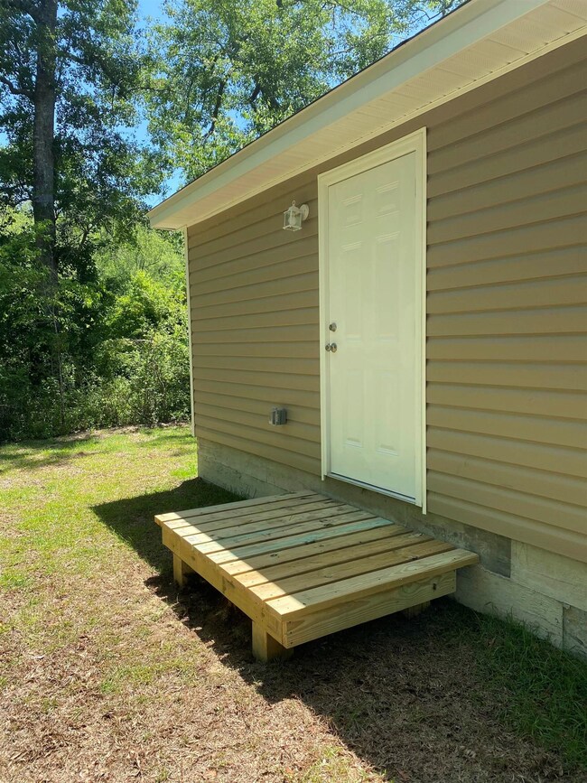 93 Lance Ln, Crawfordville, FL 32327 - photo 3