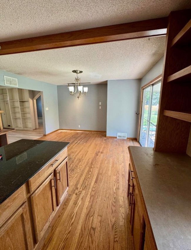 209 SW 7th St, Newton, KS 67114 - photo 4