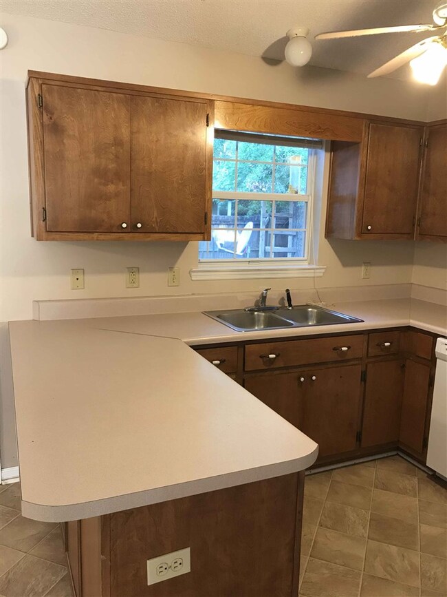 196 Broken Bow Trail, Crawfordville, FL 32327 - photo 6