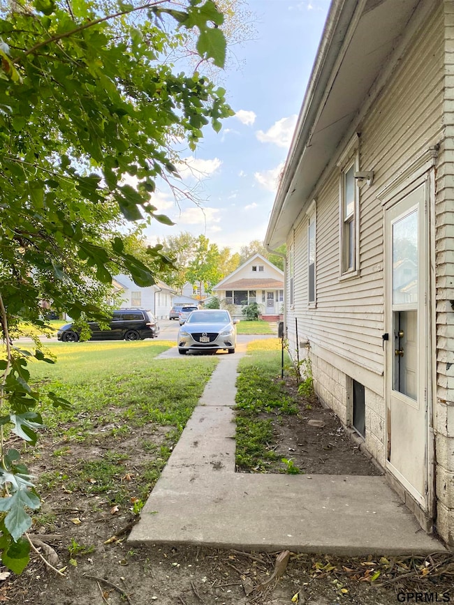 2732 Camden Ave, Omaha, NE 68111 - photo 2