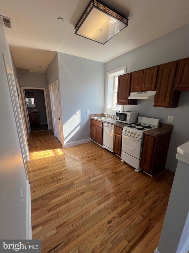 329 N Eutaw St unit 3, Baltimore, MD 21201 - photo 2
