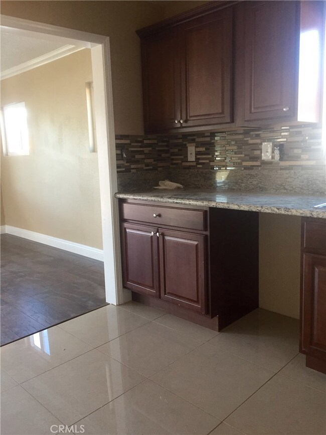 3150 Oakwood Ave, Lynwood, CA 90262 - photo 4