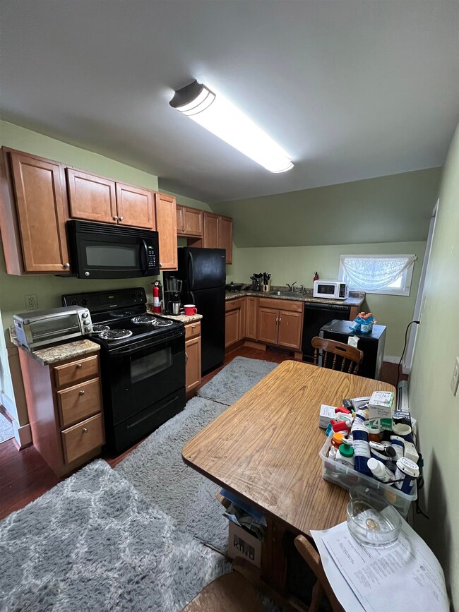 38 Pine St, Rutland, VT 05701 - photo 6