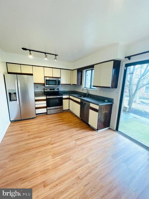 503 Hanover Ct, Chesterbrook, PA 19087 - photo 2