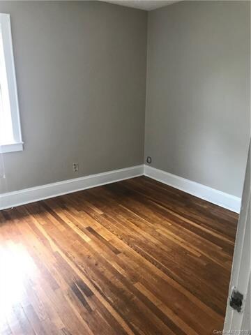 410 N Center St, Statesville, NC 28677 - photo 5